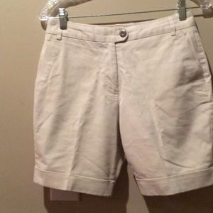 Kaki shorts